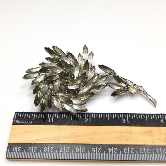 Alice Caviness Gray Navette Rhinestone Flower Brooch Rhodium 1960s - Picture 5 of 10